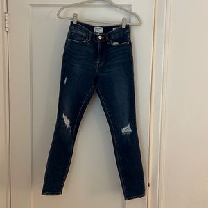 Frame Le High Skinny ankle length distressed denim. Size 27. NWOT.